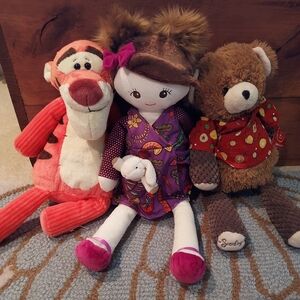 Lot Of 3 Scentsy Stuffed Animals, Tigger, Girl Doll, Sasha The Bear With Scent